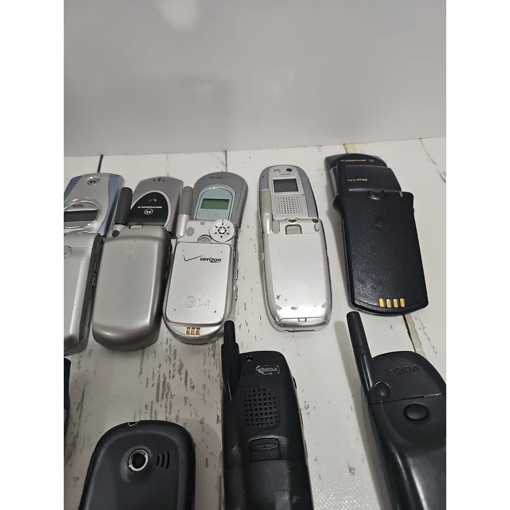 Vintage Cell Phone Lot of 13 Nokia Motorola  Samsung Sprint PCS Untested